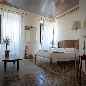 Piazza San Pantaleo Frühstückspension